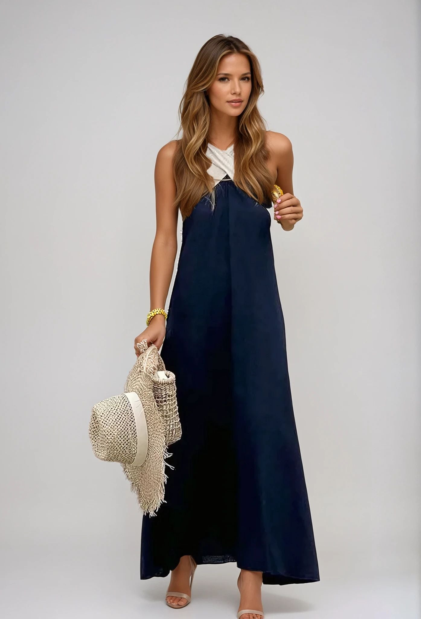 Dames zomerjurk met crossover halslijn en vloeiend silhouet