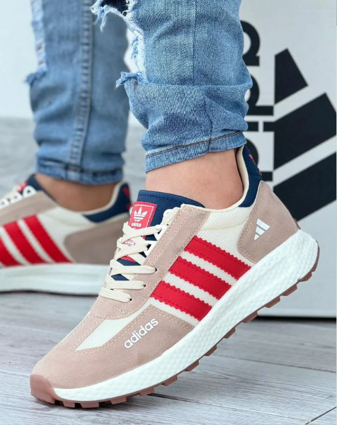 Nieuwe sportieve hardloopschoenen